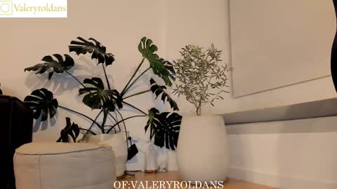Snapshot of roldansvalery chatting on March 11, 2:10 am Valery Roldans online show from March 11, 2:10 am