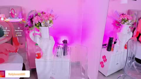 Snapshot of rolyloren chatting on March 6, 11:31 pm Marcela online show from March 6, 11:31 pm