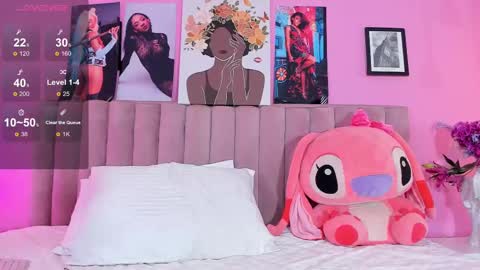 Snapshot of rolyloren chatting on October 8, 7:14 am Marcela online show from October 8, 7:14 am
