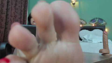 Roma Calderon online show from May 18, 4:07 am