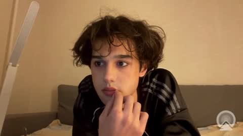 roma_shyguy_ online show from February 22, 11:18 pm