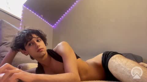 roma_shyguy_ online show from July 25, 3:21 pm