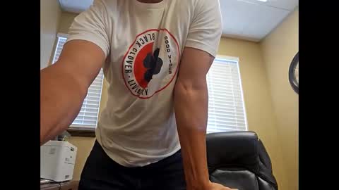 romanteeks online show from April 17, 10:34 pm