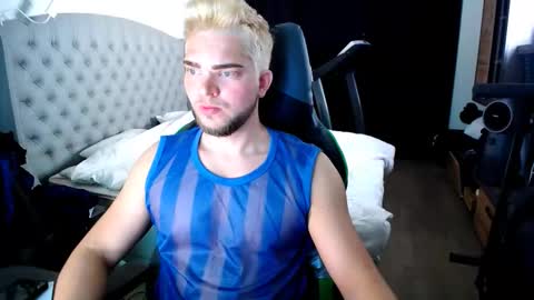 romantic_twunk online show from October 25, 4:35 am