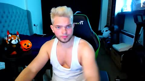 romantic_twunk online show from November 3, 5:19 am