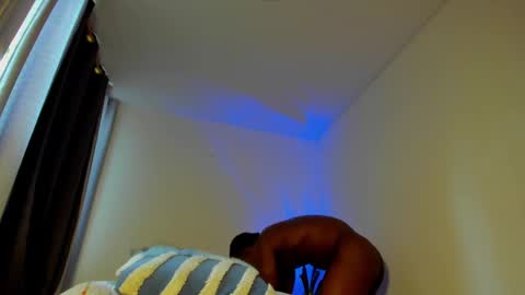 Ronnie 777 online show from September 30, 8:30 pm