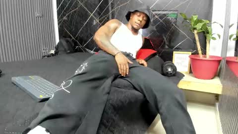 Ronnie 777 online show from March 1, 11:26 pm