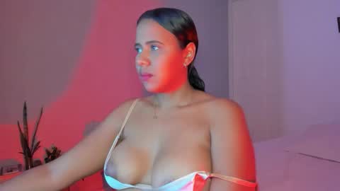 Rosalia online show from January 11, 12:27 am