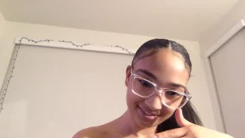 Snapshot of rosalinatoosexy chatting on February 1, 8:29 am Rosalina online show from February 1, 8:29 am