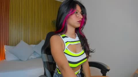 R O S A online show from April 14, 7:39 pm