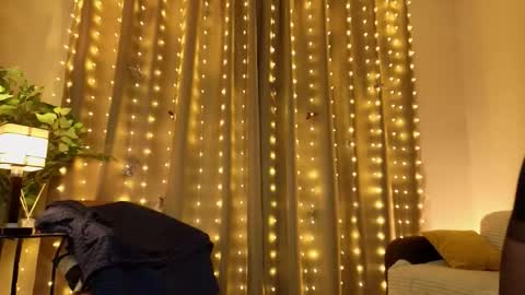 Kylie online show from March 19, 5:40 pm