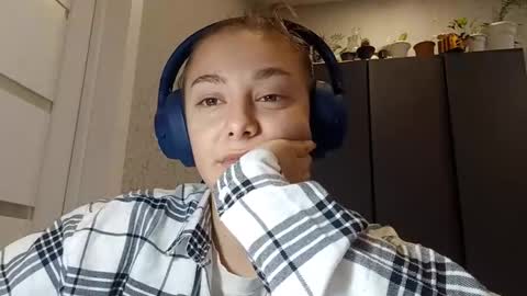 Kiki online show from October 3, 6:54 am