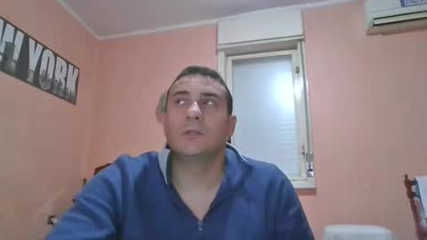 Snapshot of rosario1212 chatting on December 5, 1:53 am Rosario online show from December 5, 1:53 am
