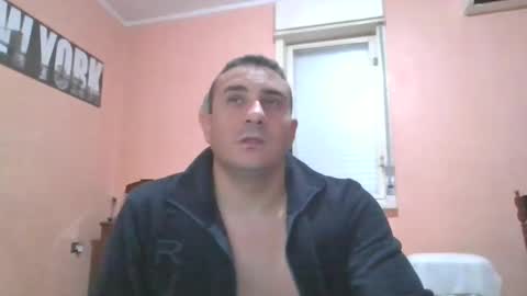 Snapshot of rosario1212 chatting on December 13, 1:04 am Rosario online show from December 13, 1:04 am
