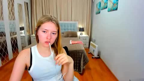 RosaRising online show from May 2, 10:32 am