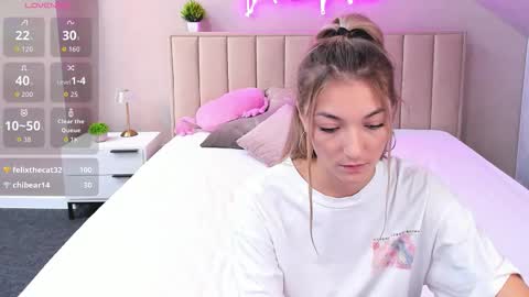 Kimberlly online show from October 8, 2:30 am