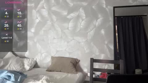 Snapshot of rose_rainy chatting on September 21, 9:57 am Im Rose online show from September 21, 9:57 am