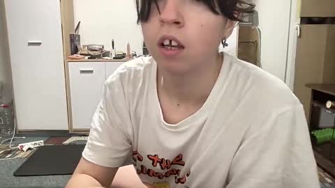 Snapshot of rosea_lune chatting on September 18, 6:01 pm rosea_lune online show from September 18, 6:01 pm