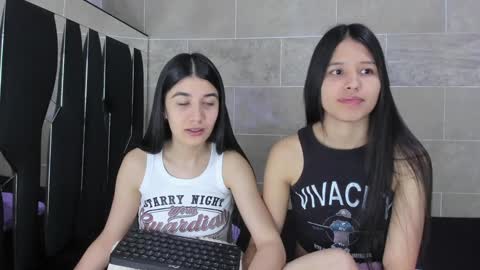 Rose y Miah online show from December 30, 7:04 am