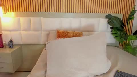 roseaurora online show from October 10, 4:02 pm