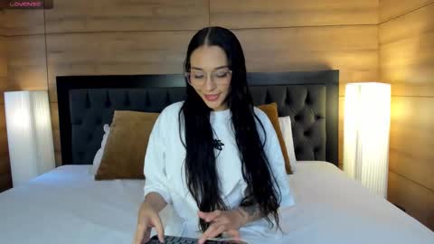 roseaurora online show from March 9, 12:32 pm