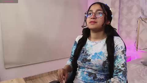 rosee_tay1 online show from December 20, 11:50 am