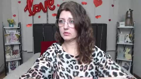 RoseHille online show from March 24, 6:25 pm