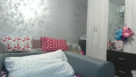 Snapshot of roses_and_lillies chatting on September 22, 6:12 pm Lovepinklilly online show from September 22, 6:12 pm