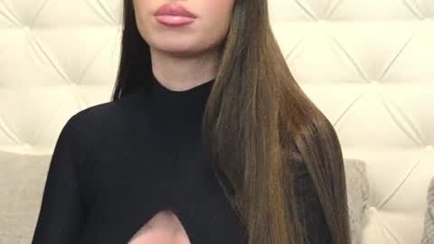 Snapshot of rosevanessa chatting on January 22, 1:00 pm Gabriela online show from January 22, 1:00 pm