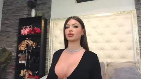 Snapshot of rosevanessa chatting on February 19, 7:06 am Gabriela online show from February 19, 7:06 am