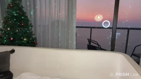 Roshelle online show from January 17, 11:30 am