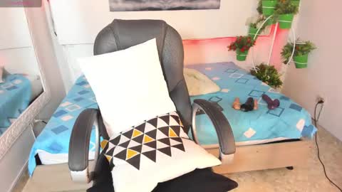 rosi_cooper online show from February 17, 2:06 pm