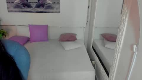 rosi_cooper online show from October 1, 10:47 am