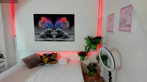 rosi_cooper online show from February 25, 10:48 am