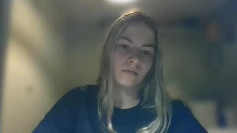 Snapshot of rosie_june chatting on December 12, 11:06 am Rosie online show from December 12, 11:06 am