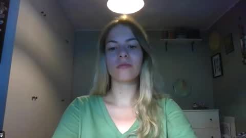 Snapshot of rosie_june chatting on September 12, 6:48 am Rosie online show from September 12, 6:48 am