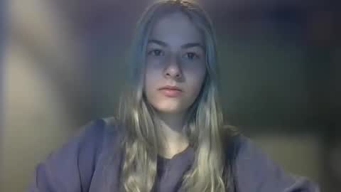 Snapshot of rosie_june chatting on February 12, 8:06 am Rosie online show from February 12, 8:06 am