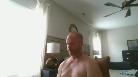 Snapshot of rossd1961 chatting on October 4, 1:20 pm nanook online show from October 4, 1:20 pm