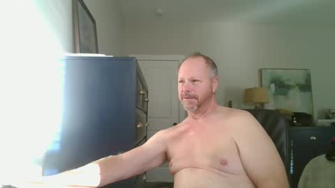 Snapshot of rossd1961 chatting on December 7, 2:08 pm nanook online show from December 7, 2:08 pm