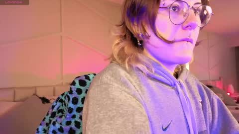 rossiie_hunt_ online show from May 11, 11:39 am