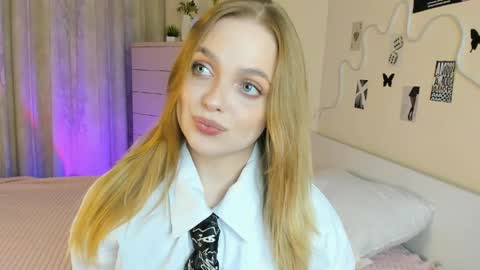 Im Luna online show from June 2, 9:17 pm