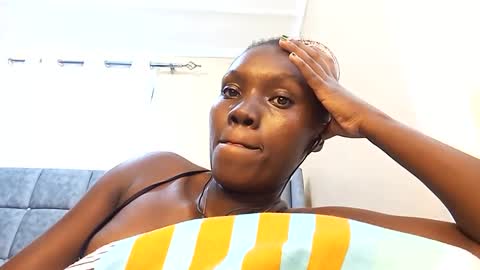 roundedass979516 online show from December 11, 12:55 pm