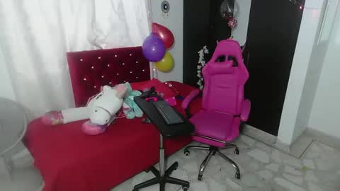 rous_kinky online show from April 21, 1:40 pm