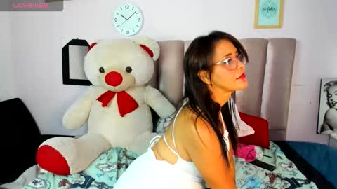 rouse_ivonne online show from October 7, 8:49 pm
