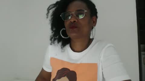 luxa online show from October 21, 8:12 pm