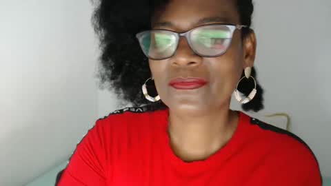 luxa online show from March 27, 1:56 pm