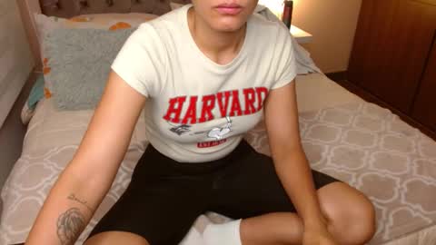 Snapshot of rouss_henao chatting on February 8, 9:35 am Rouss marie henao online show from February 8, 9:35 am