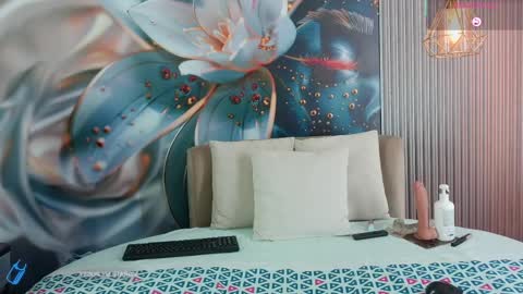 rouxinferno_cr online show from April 8, 3:09 am