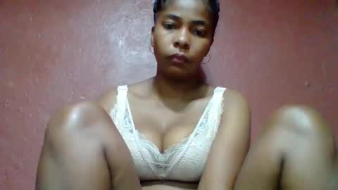 rovaelyah online show from October 21, 2:05 am