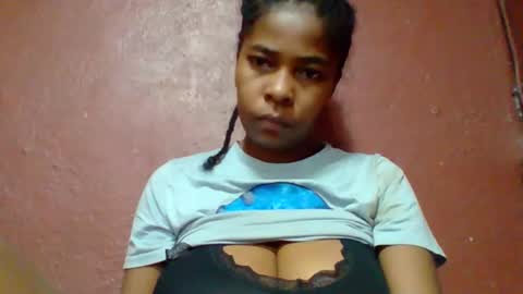 rovaelyah online show from April 21, 2:37 am